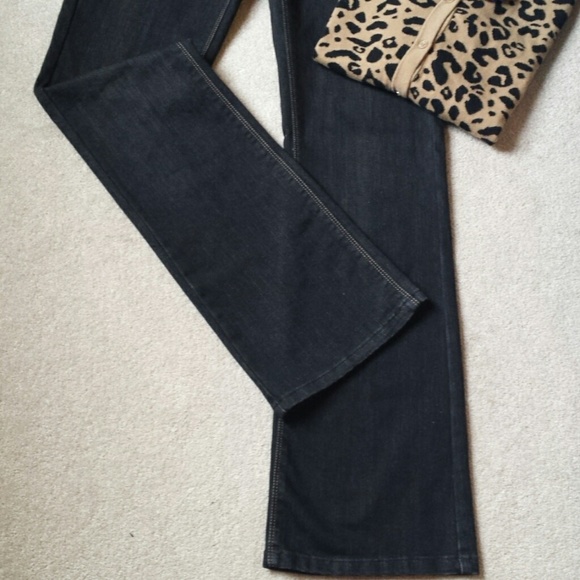 *WHBM Blanc Boot Leg Jeans* - Picture 5 of 5